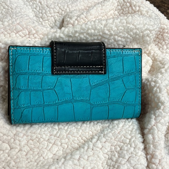 Turquoise Wallet - Picture 2 of 5
